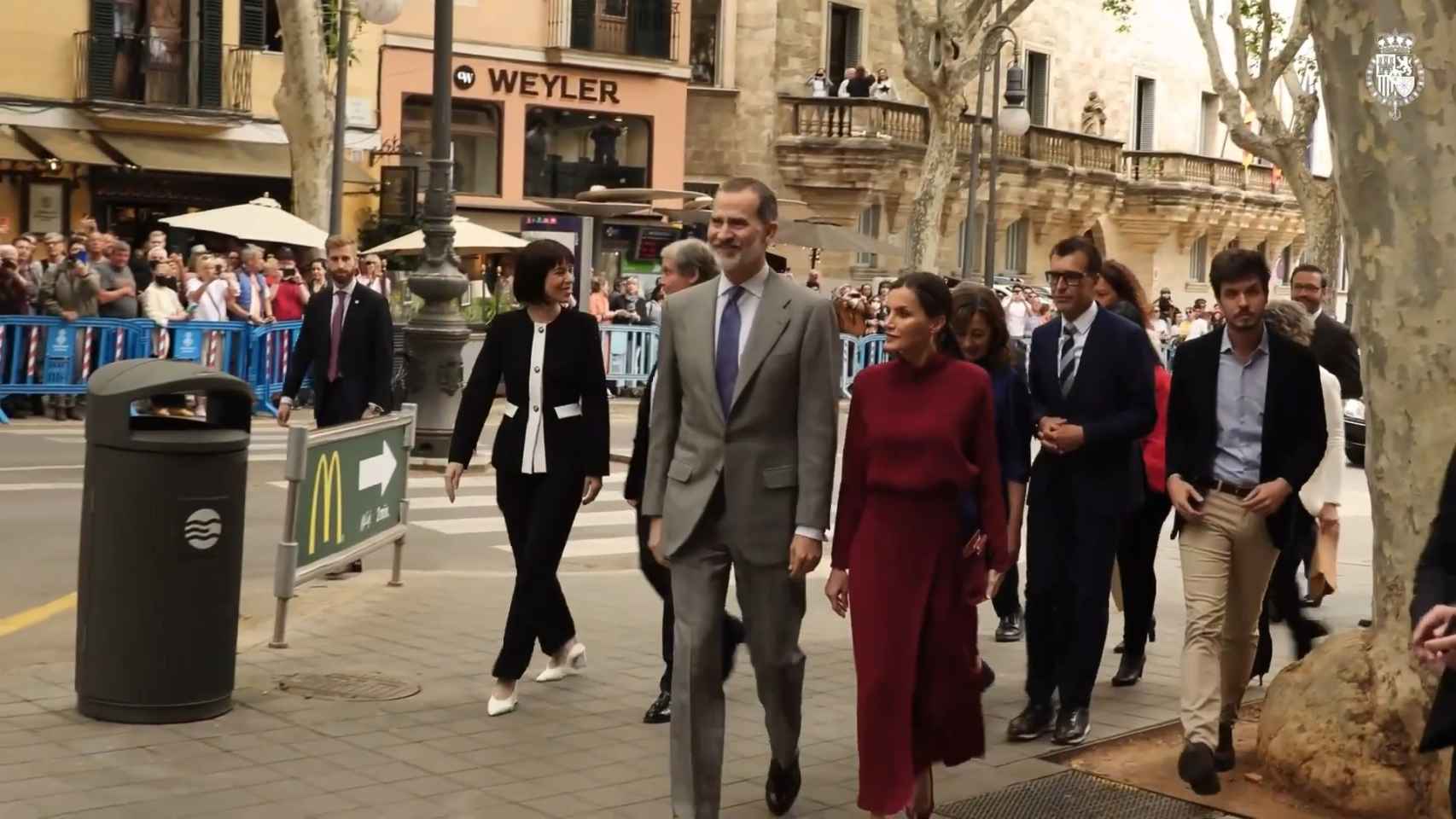 La Reina Letizia enamora con el vestido en su regreso a Mallorca