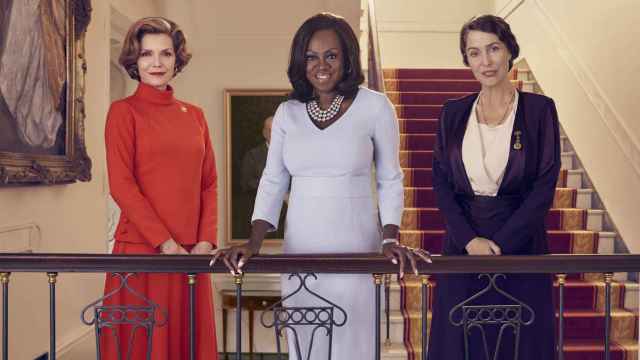 Gillian Anderson, Viola Davis y Michelle Pfeiffer protagonizan 'The First Lady', la serie sobre las primeras damas estadounidenses.