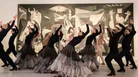 El Ballet Nacional de España y la Compañía Nacional de Danza celebran el Día Internacional de la Danza frente a la obra de Picasso