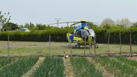 El helicóptero traslada al herido de una finca de Tudela al Hospital Clínico