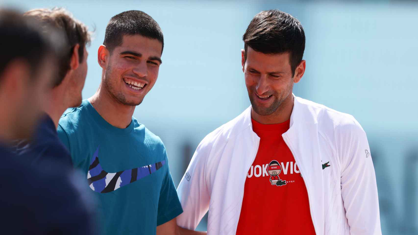 Carlos Alcaraz y Novak Djokovic, en el Mutua Madrid Open.