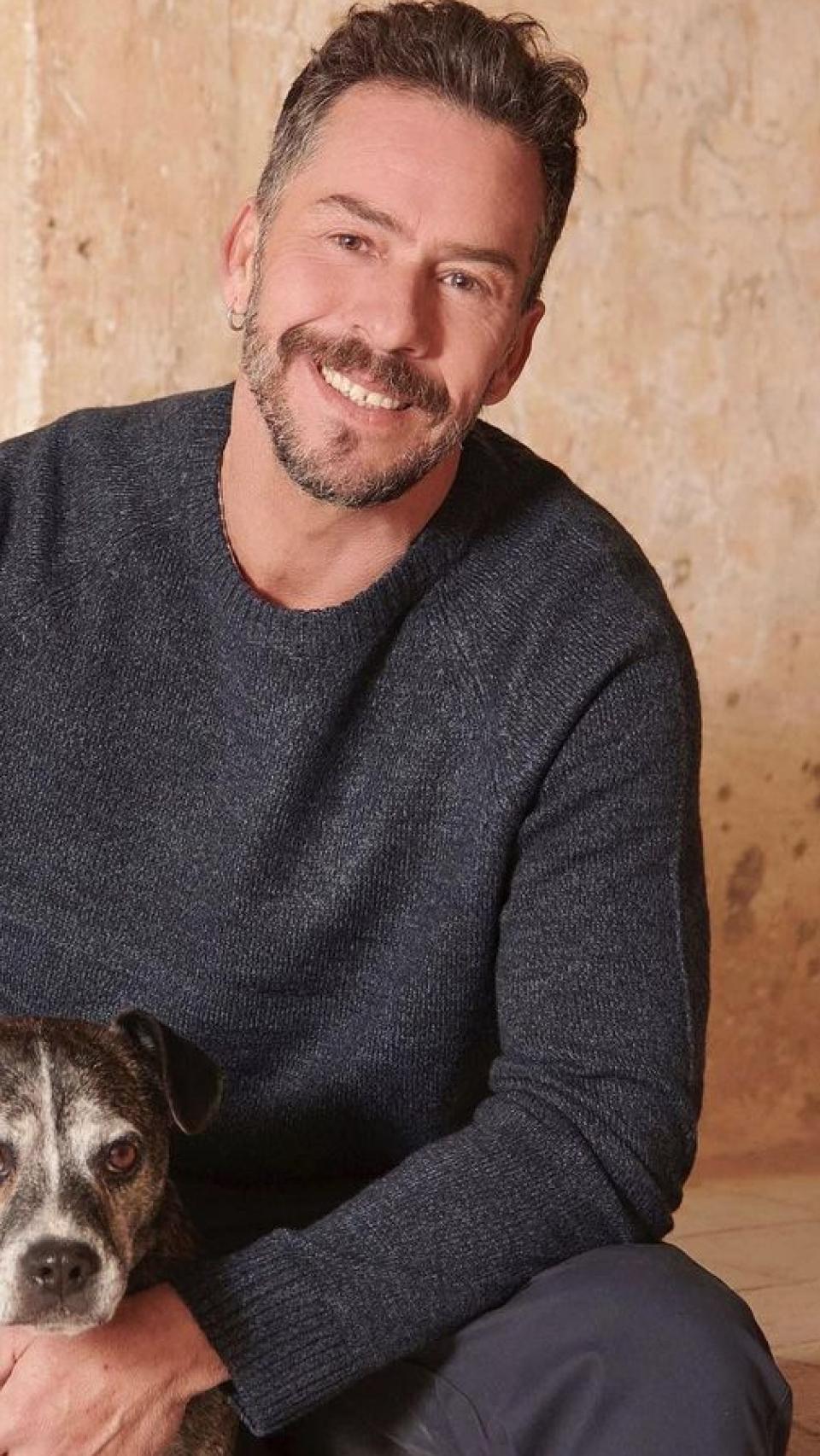 El escultor Nacho Palau en una imagen reciente de sus redes sociales.