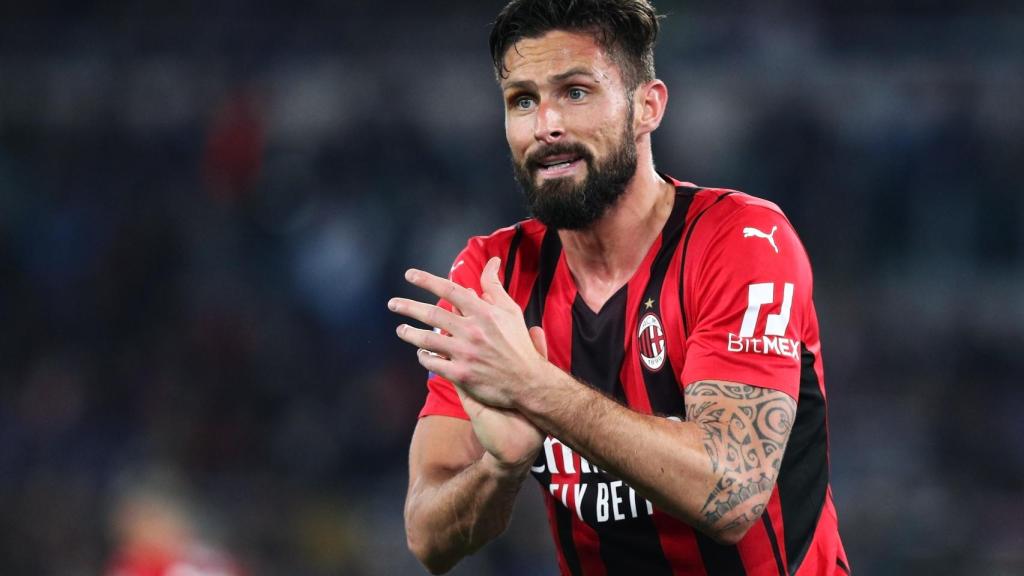Olivier Giroud, en un partido del AC Milan de la temporada 2021/2022