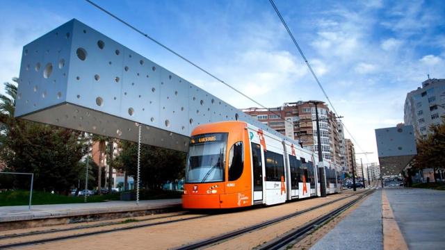 Un tranvía en Alicante, en imagen de archivo.