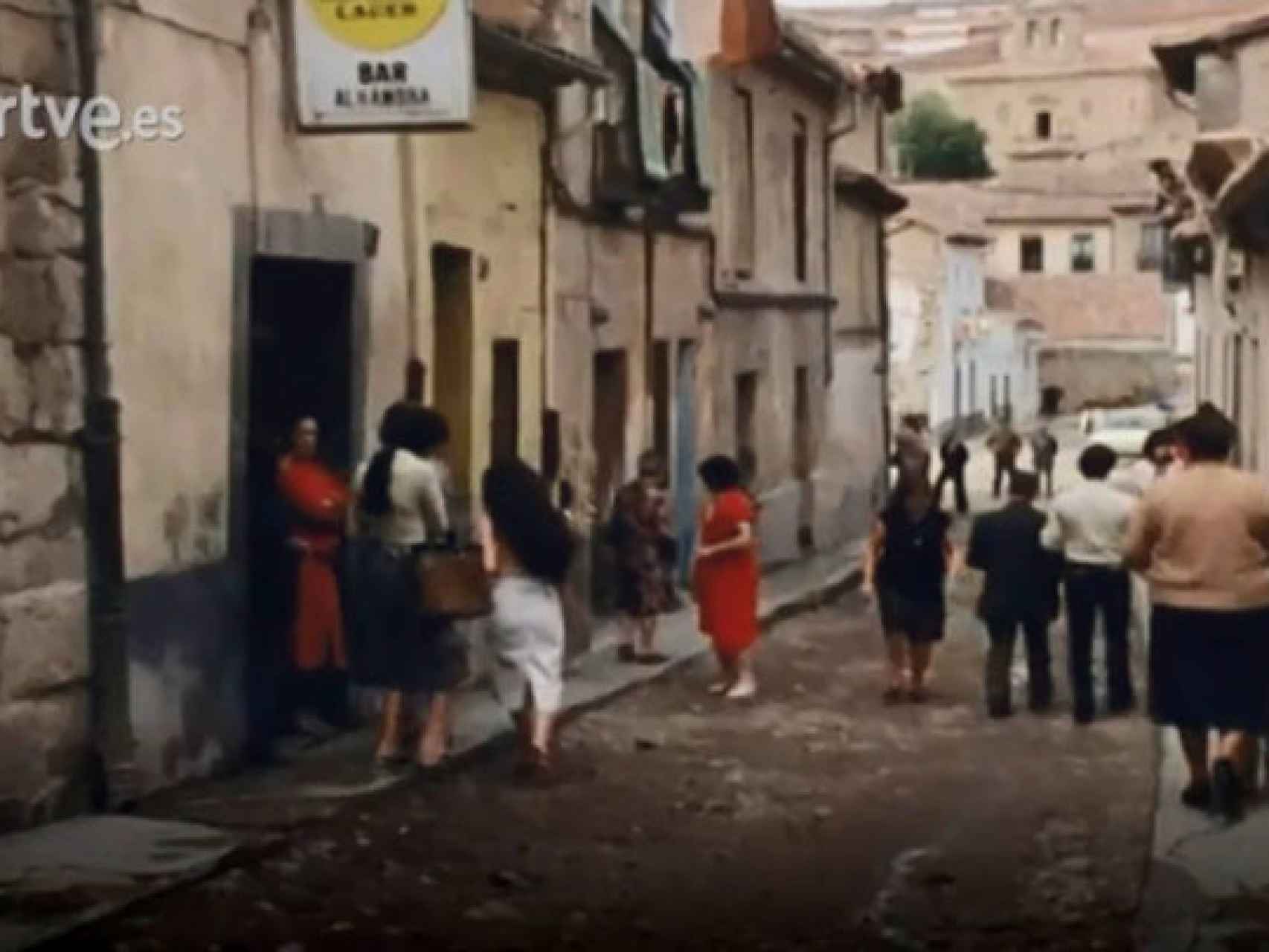 La calle Cervantes del Barrio Chino de Salamanca en los años 80, de 'Esta es mi tierra' TVE