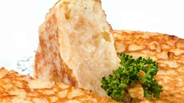Tortilla de bacalao: receta fácil y sabrosa.