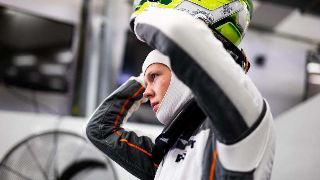 Alice Powell durante una prueba del WEC