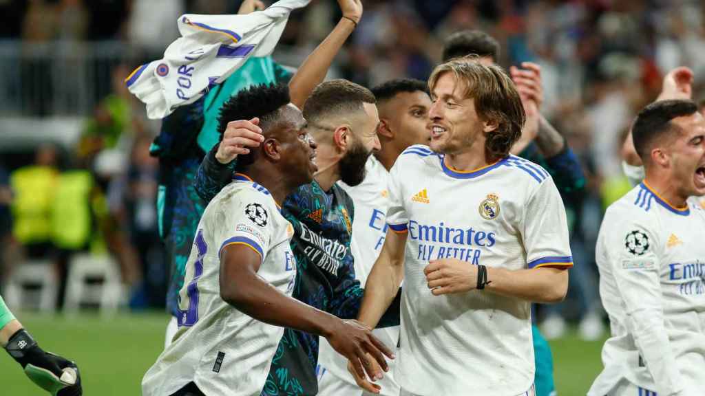 Vinicius, Benzema, Modric y Rodrygo, celebrando el pase a la final de la Champions League 2021/2022