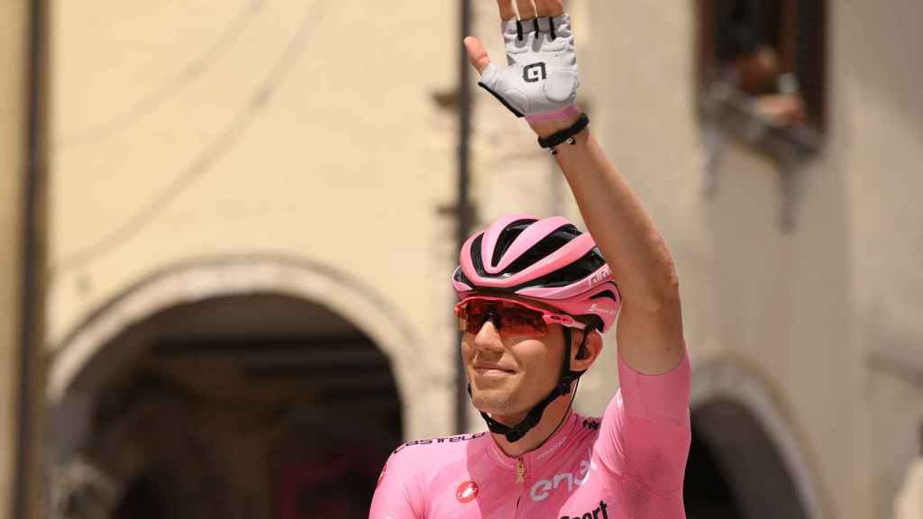 Attila Valter, con la maglia rosa del Giro de Italia 2021.