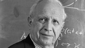 El premio Nobel Roy J. Glauber trabajó como físico teórico en el Proyecto Manhattan.