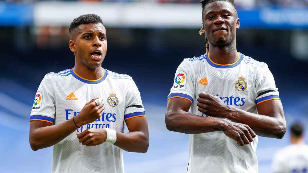 Rodrygo y Camavinga, celebrando un gol del Real Madrid en la Champions League 2021/2022