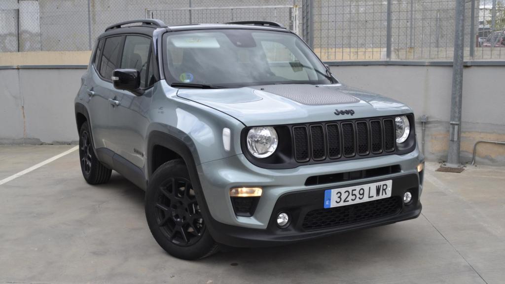 El Jeep Renegade aumenta la oferta de motores electrificados con esta versión e-hybrid.