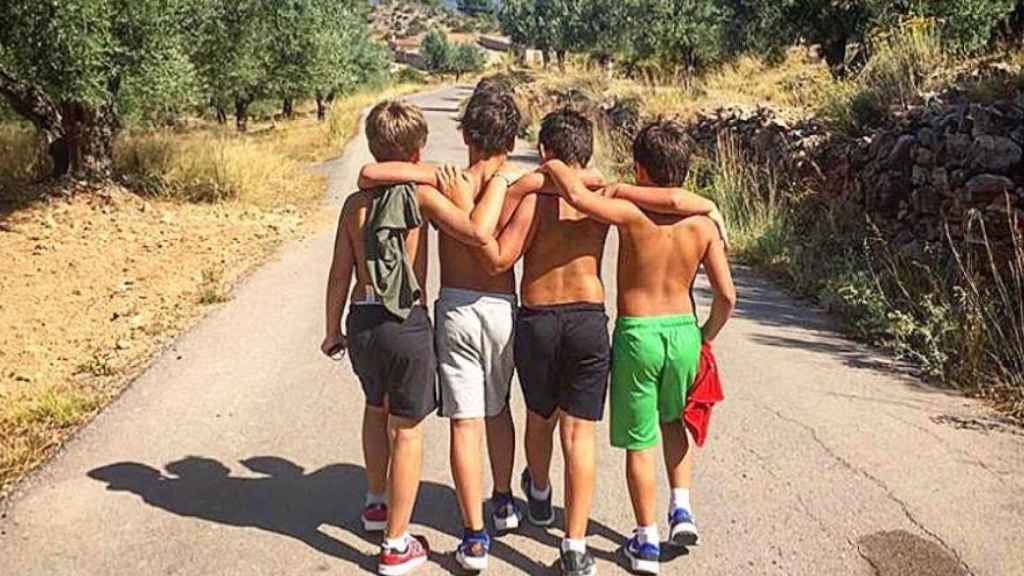 Diego, Tadeo, Telmo e Ivo son los cuatro hijos con los que Miguel Bosé y Nacho Palau decidieron formar una familia.