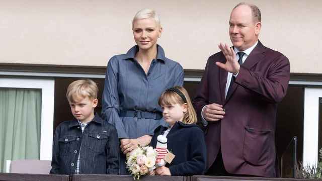 Charlène de Mónaco junto a su marido y sus dos hijos, este sábado 7 de mayo en Santa Devota.