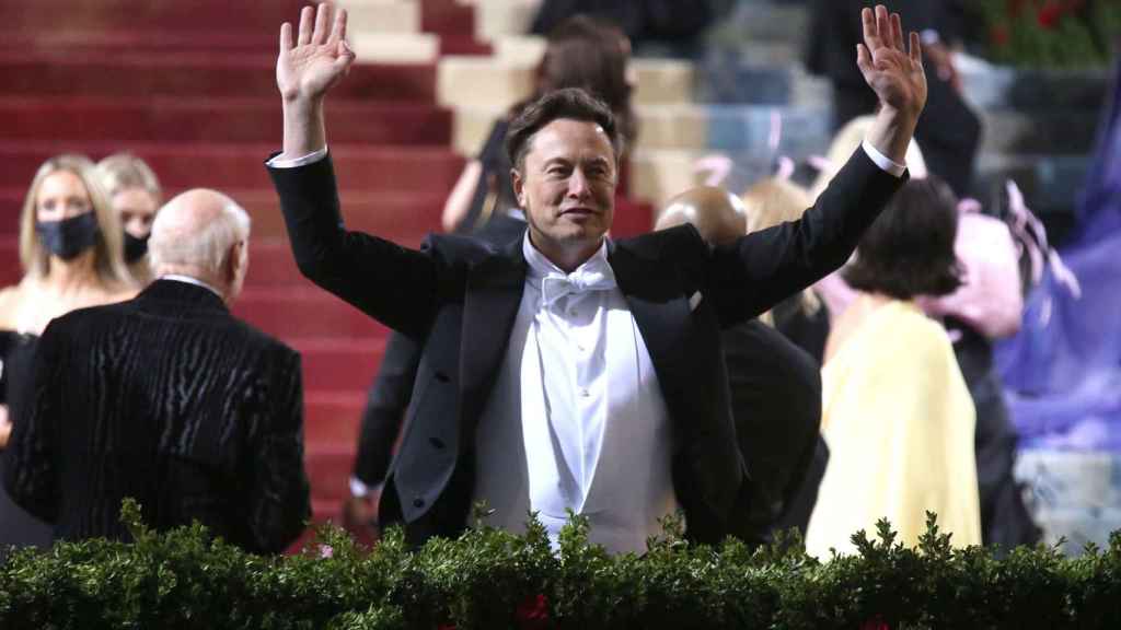 Elon Musk llega a la Gala Met a principios de mayo.