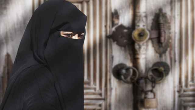 Afganistán obliga a las mujeres a llevar burka 20 años después para evitar la provocación