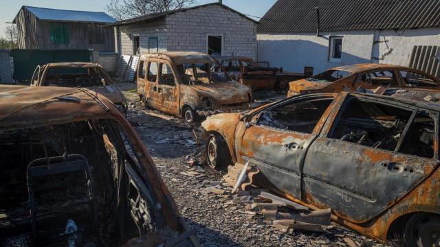 Destrozos en Kiev tras un ataque este viernes.