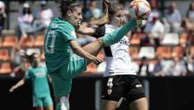 Esther González, en acción en el Valencia - Real Madrid Femenino de la Primera Iberdrola 2021/2022