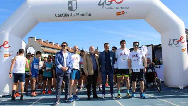 Albacete ha acogido la primera carrera popular conmemorativa del 40º Aniversario del Estatuto de Autonomía.