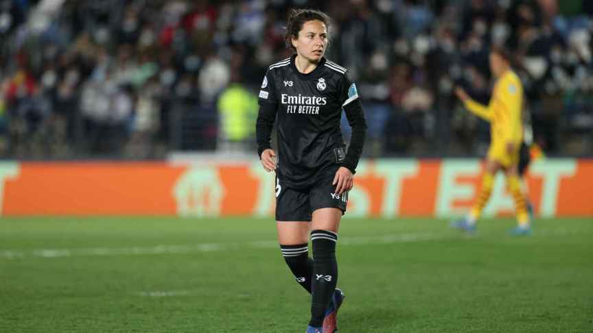 Ivana Andrés, con el brazalete de capitana del Real Madrid Femenino