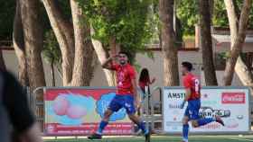 Josemi Santos celebrando un gol del Villarrobledo. Foto: FFCM