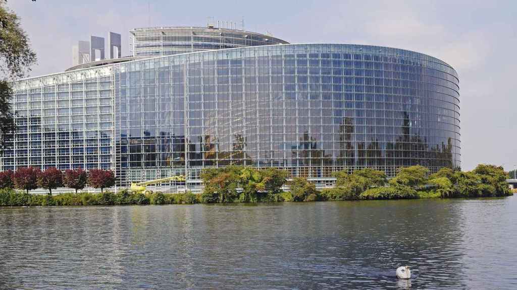 La sede del Parlamento Europeo es uno de los edificios más famosos de la ciudad.