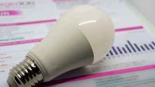 Así es la nueva tarifa regulada de la luz que prepara el Gobierno: pros y contras para hogares y pymes