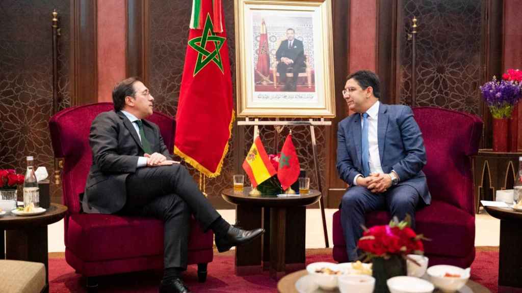 José Manuel Albares y Naser Burita, ministros de Exteriores de España y Marruecos, este miércoles en Marrakech.