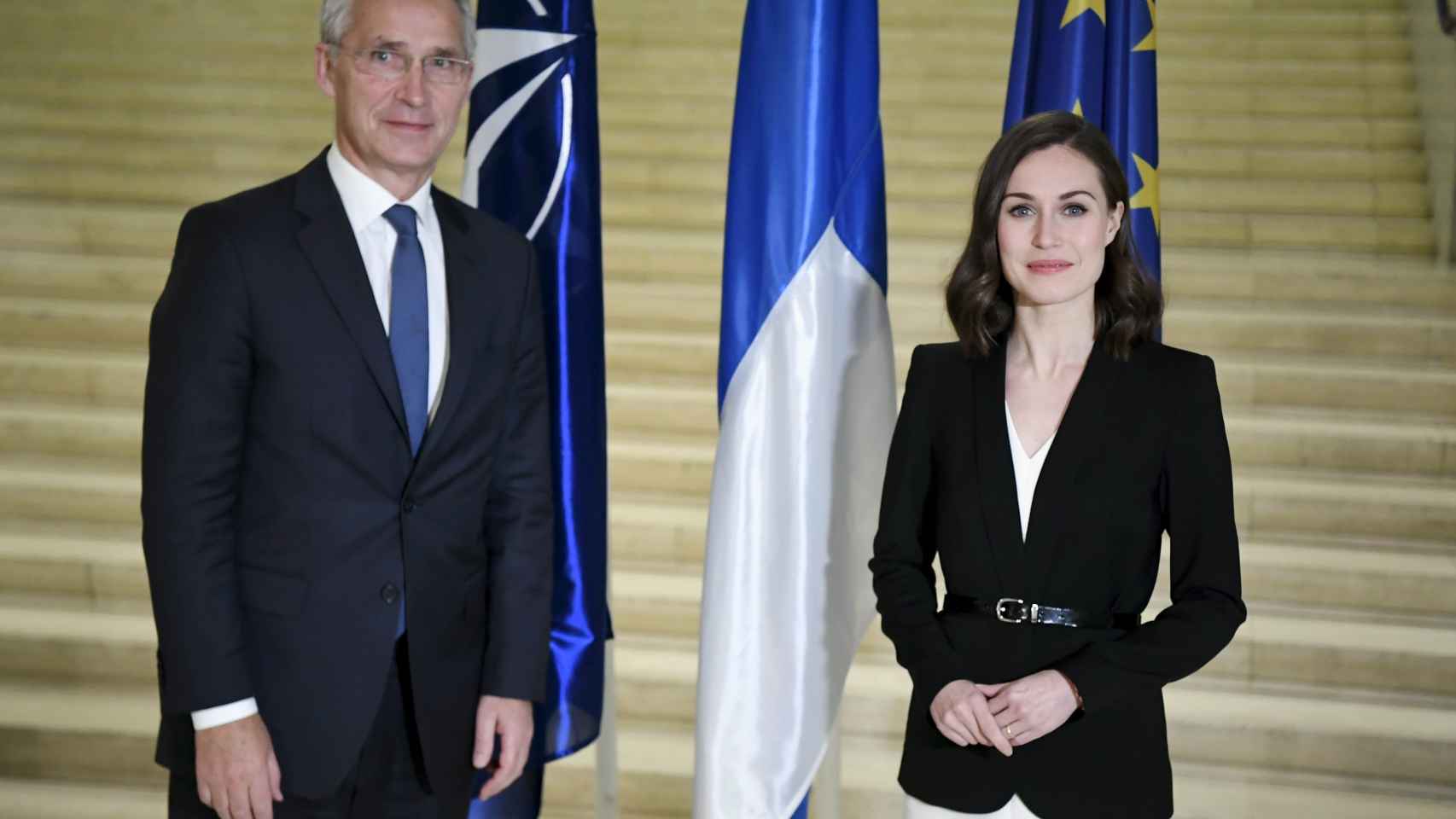 El Secretario General de la OTAN, Jens Stoltenberg, y la primera ministra finlandesa, Sanna Marin.