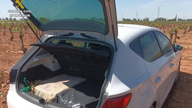 La droga se encontraba oculta en el maletero del coche.