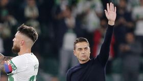 Francisco saluda a la afición ilicitana tras sellar este miércoles la permanencia pese a caer contra el Atlético en casa.