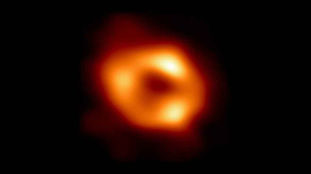 Primera imagen de Sagitario A*, el agujero negro en el centro de nuestra galaxia. Foto: Telescopio Horizonte de Sucesos