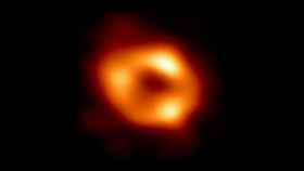Primera imagen de Sagitario A*, el agujero negro en el centro de nuestra galaxia. Foto: Telescopio Horizonte de Sucesos