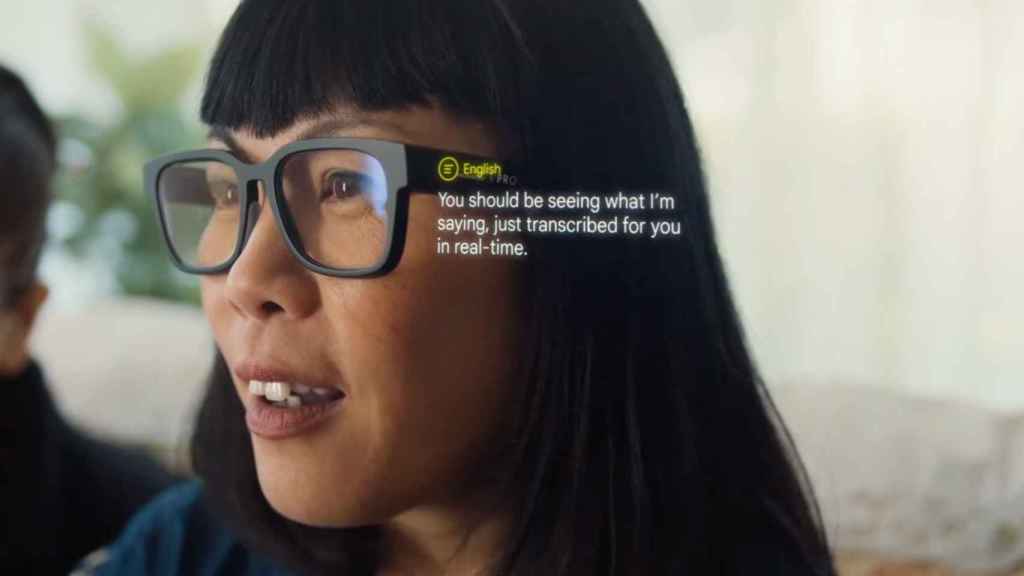 Prototipo de las Google Glass con capacidad de traducción presentadas en el teaser.