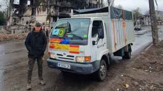 La Increíble Historia del Camión del Herrero de Leganés Que Ahora Sortea Bombas en Ucrania