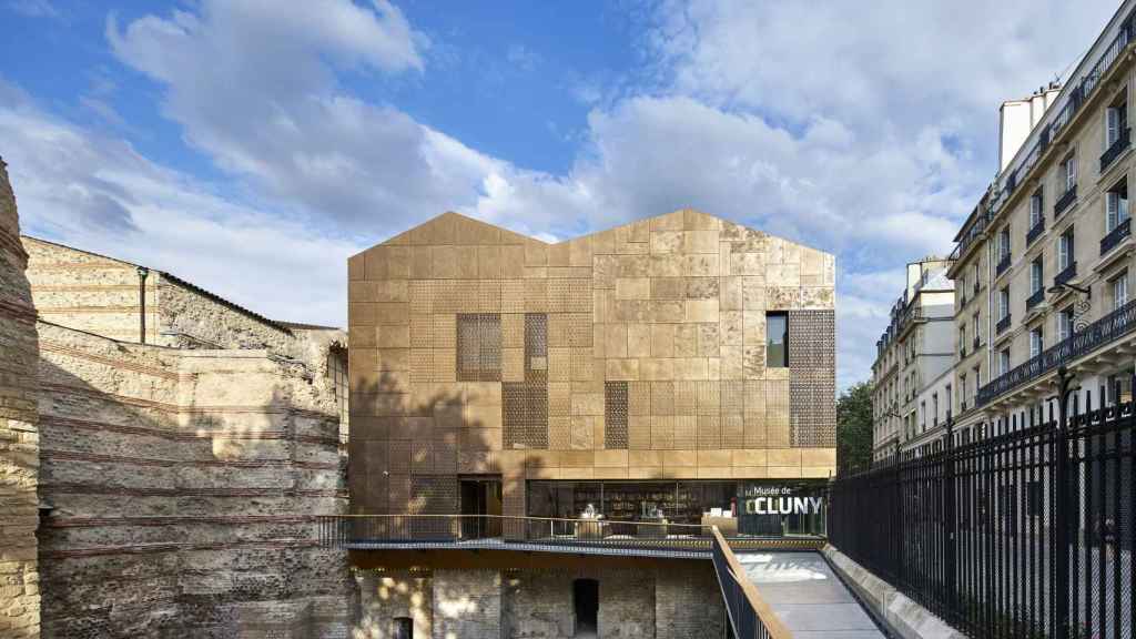 La arquitectura contemporánea de Bernard Desmoulin se fusiona con los edificios históricos del Museo de Cluny. Foto: © M. Denancé/Museo de Cluny