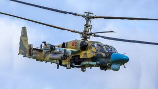 El inexplicable fallo de diseño del helicóptero ruso Caimán: su propio motor daña estructura y fuselaje