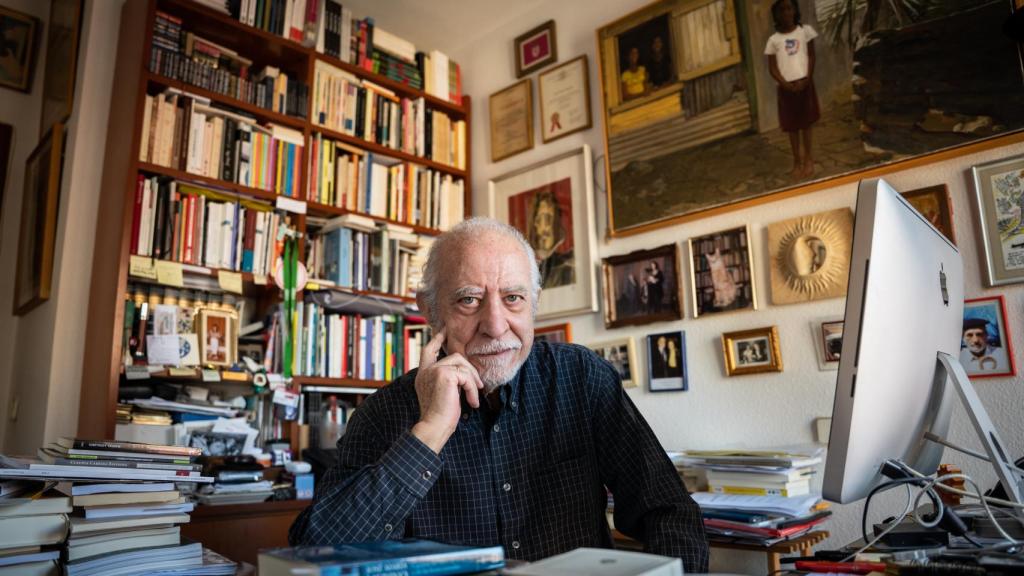 El académico y escritor Merino.
