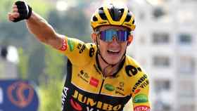 Koen Bouwman celebra su triunfo en el Giro de Italia.