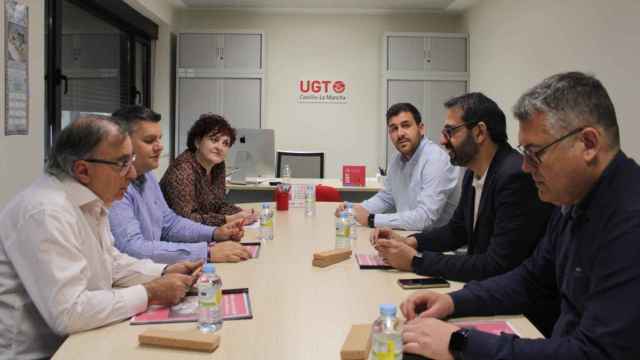 Dirigentes regionales del PSOE y de UGT se han reunido este viernes en Toledo.