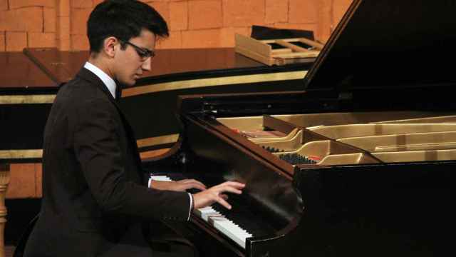 Foto: archivo. Un estudiante de piano en el Conservatorio Profesional de Música de León