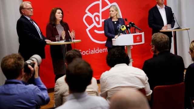 La primera ministra sueca, Magdalena Andersson (centro), durante la convención de los socialdemócratas de este domingo 15 de mayo