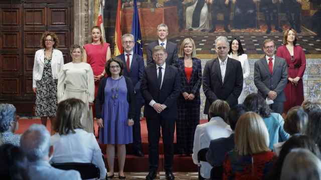 Foto de familia del nuevo Gobierno valenciano tras la remodelación realizada por el president Puig.