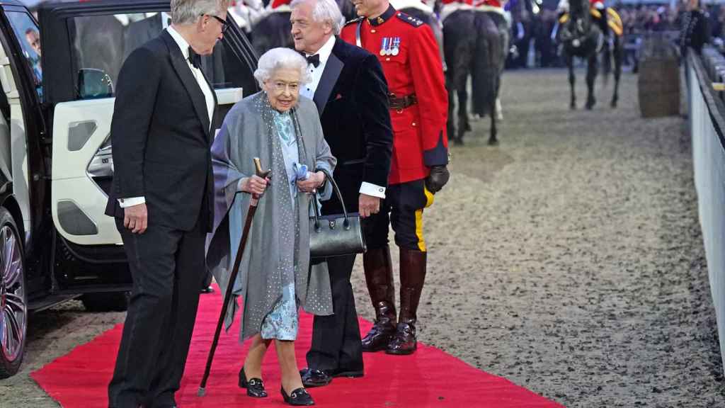 Isabel II a su llegada al Castillo de Windsor.