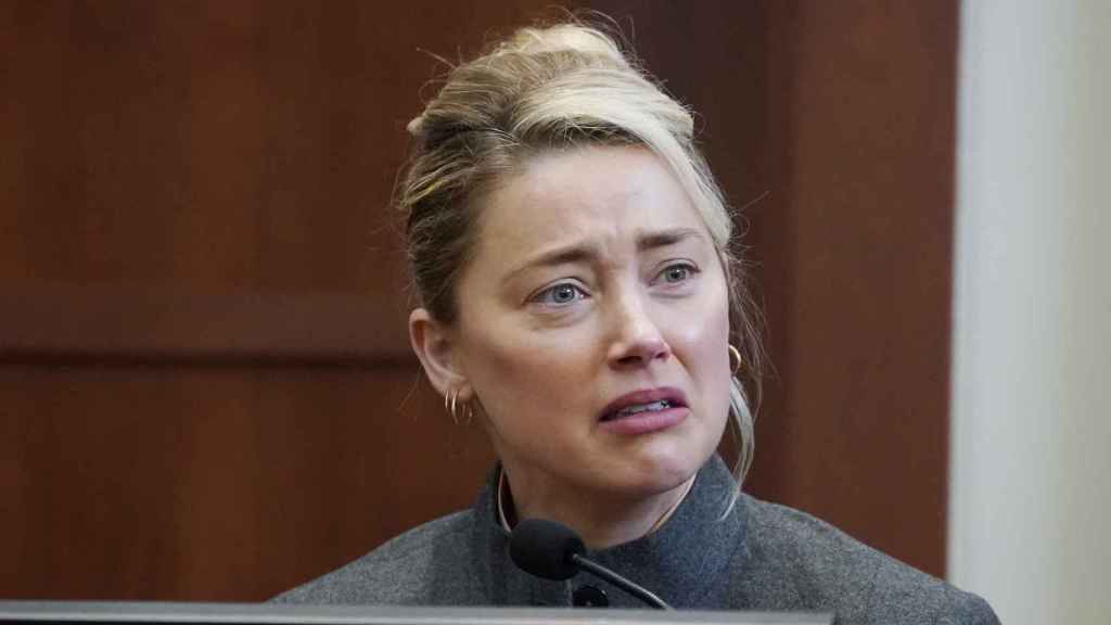 Amber Heard se ha derrumbado en su tercer día de testimonio en la sala de Fairfax.