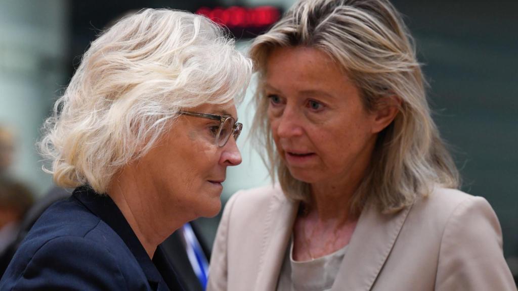 Las ministras de Defensa de Alemania, Christine Lambrecht, y Holanda, Kajsa Ollongren