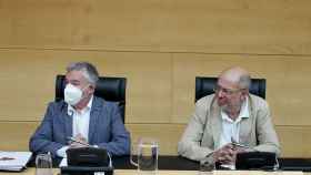 Los procuradores de Soria Ya y Ciudadanos, Ángel Ceña y Francisco Igea, durante la comparecencia del consejero de Industria, este martes en las Cortes.