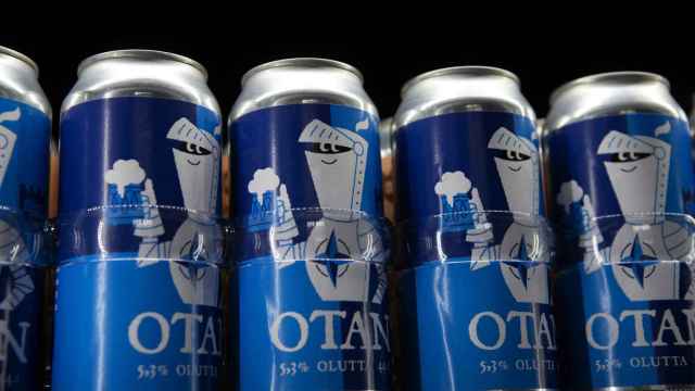 'Otan Olutta', la cerveza con la que Finlandia celebra su adhesión a la OTAN.