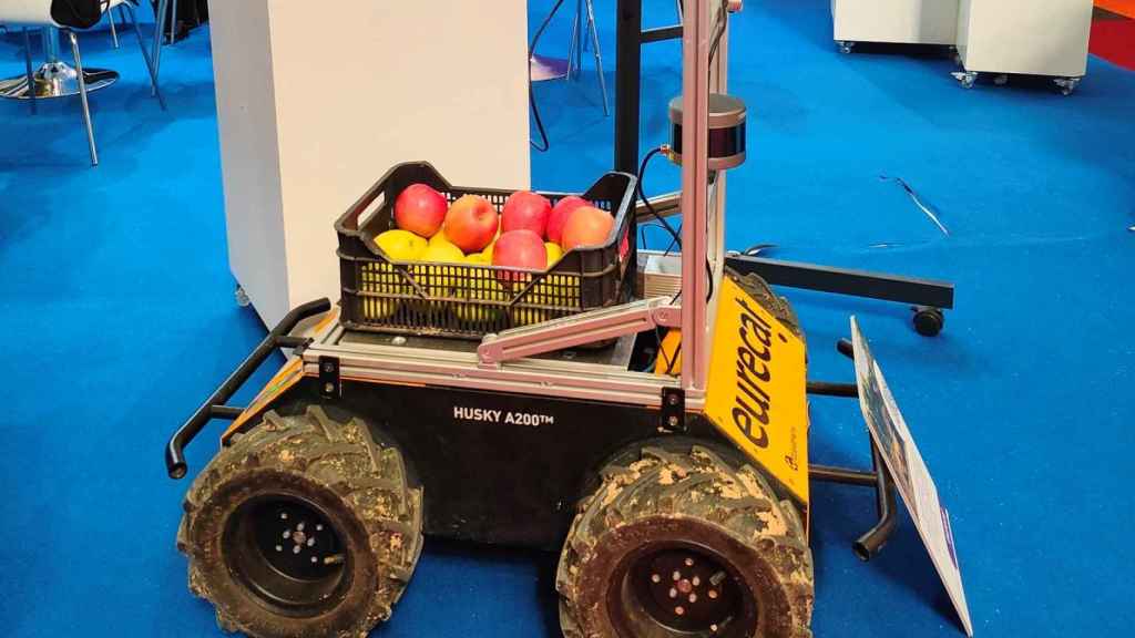 Uno de los robots autónomos diseñados por Eurecat para el transporte de alimentos, mostrado en Food 4 Future 2022. Foto: AIF.