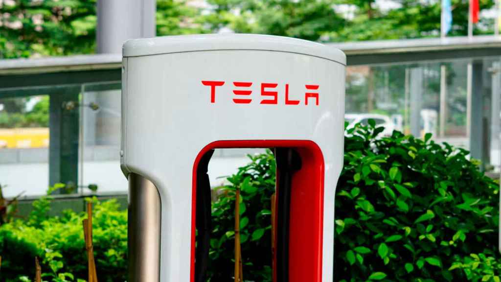 Carga cualquier coche eléctrico en la red de Tesla usando su aplicación Android